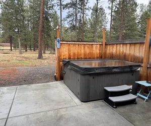 Photo 3 - The Guests Nest Cabin w/Hot tub
