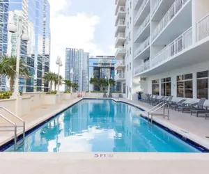 Photo 3 - Newly-renovated Corner 3BR Suite w/ Balcony & POOL