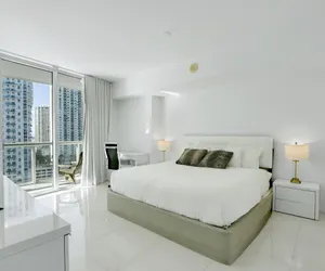 Photo 5 - Deluxe Brickell Suite w/ pool, gym, & city views!