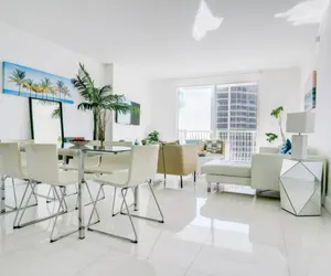 Photo 5 - Deluxe Penthouse w/ Ocean & City Views in Brickell