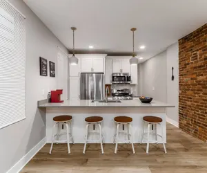Photo 3 - 10) Downtown | 5 beds | Hot Tub | Pet Friendly