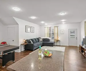 Photo 5 - 35) 6 Bedrooms - Downtown - Plenty of parking