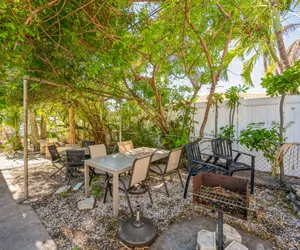 Photo 4 - 236D) 1BR Apt, Walk to Beach!