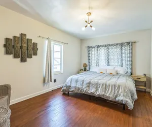 Photo 2 - 236B) 2BR Close to Beach and Downtown!