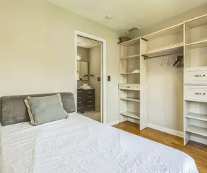 Photo 4 - 236B) 2BR Close to Beach and Downtown!