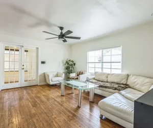 Photo 2 - 236B) 2BR Close to Beach and Downtown!