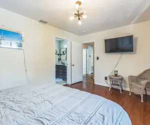 Photo 3 - 236B) 2BR Close to Beach and Downtown!