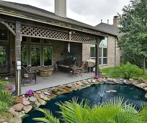 Photo 2 - 546) Massive 4 bedroom in great neighborhood!