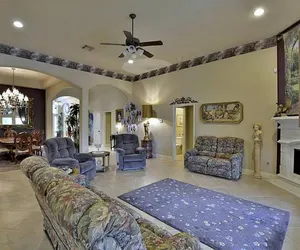 Photo 4 - 546) Massive 4 bedroom in great neighborhood!