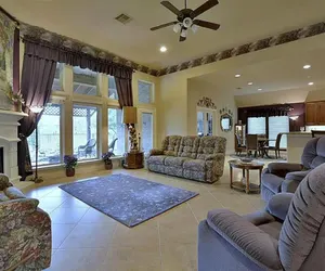 Photo 3 - 546) Massive 4 bedroom in great neighborhood!