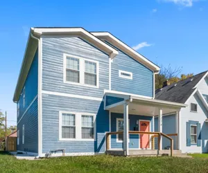 Photo 2 - 151) Extremely large home with garage!