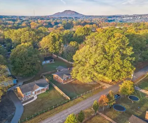 Photo 2 - 5 bedrooms | Safe neighborhood | 6 Flags