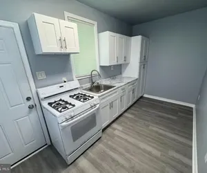 Photo 2 - Great house in Philadelphia, PA !