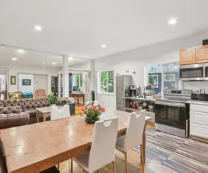 Photo 3 - 592) 6 bedrooms/Walking distance to airport