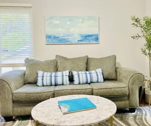 Photo 2 - Cozy 3-Bedroom Getaway