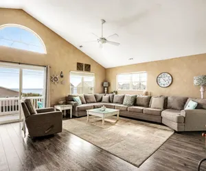 Photo 5 - Cast-A-Waves - 2nd Row home w/ Ocean Views, Private Backyard with Pool and Hot Tub