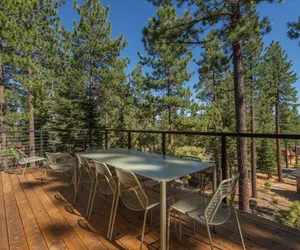 Photo 3 - Pet-Friendly Eco-Friendly Truckee Container House w Hot-Tub