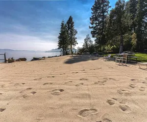 Photo 3 - Lakeview House with Hot-Tub, Private Beach & Close