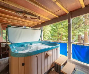 Photo 4 - Lakeview House with Hot-Tub, Private Beach & Close