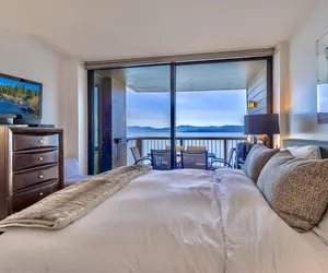 Photo 5 - VIP lakefront condo in Brockway Springs Resort