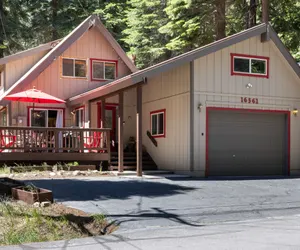 Photo 4 - Cozy Clean Cabin for Families or Groups by Donner Lake's West End