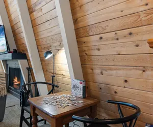 Photo 5 - Spacious 5 BDR Lakeview Hot-Tub A+ Amenities Close to Slopes Town