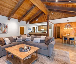 Photo 3 - Cozy Cabin Hot-Tub Close to Ski