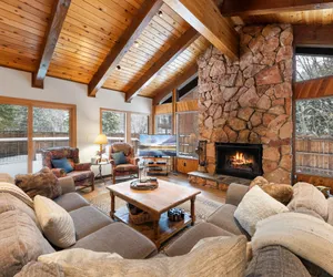 Photo 2 - Cozy Cabin Hot-Tub Close to Ski