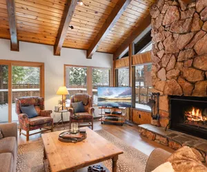 Photo 5 - Cozy Cabin Hot-Tub Close to Ski