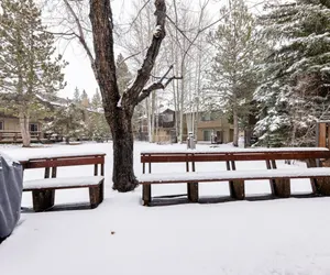 Photo 2 - Tahoe City Condo for 8 HotTub for HOA Close to Ski