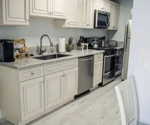 Photo 4 - Remodeled 2BR Home w/ Patio NoHo Arts District p14