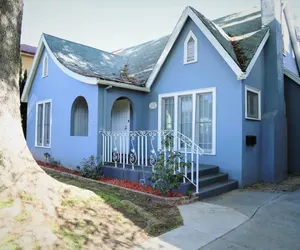 Photo 4 - Quaint Updated 2-Bedroom House in Glendale (p2)