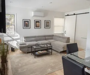 Photo 4 - FULLY RENOVATED MODERN 1BR HOUSE IN TOLUCA LAKE with FENCED PATIO p72