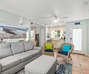 Photo 3 - Seaglass Villa I – 1BR Lower Retreat Near Beach