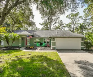 Photo 2 - Poolside Palms