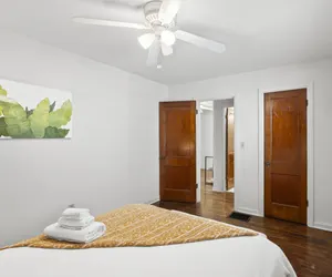 Photo 2 - Timeless Tulane 1Bed 1 Bath Apt. Mins 2 High