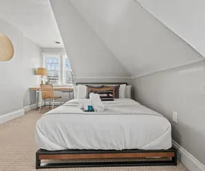 Photo 2 - The Trendy Hideaway