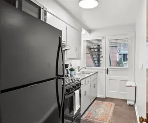 Photo 2 - Clintonville Ravine Nest - 1Bdrm w. Parking!