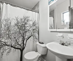 Photo 4 - 1463 Neil Ave. Unit B1