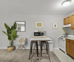 Photo 2 - 1463 Neil Ave. Unit B1