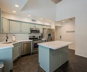 Photo 4 - 7829 PHX · Modern 3 story | 3 Bed - 3 En Suite Bath Townhouse w/ rooftop deck