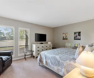 Photo 4 - Stay Well on 5