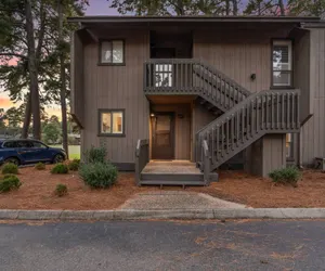 Photo 5 - Stay Well on 5