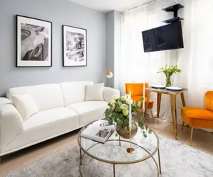 Photo 2 - Stylish & Cozy Apt nr Times Square w Gym + Laundry