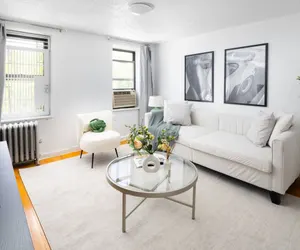 Photo 5 - Stylish 1BD Apt with In-unit Laundry / Manhattan