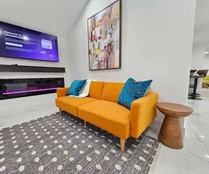 Photo 2 - Funky Remodeled Otown Bungalow Sleeps 8