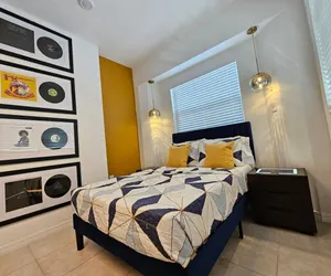 Photo 4 - Central Vibrant Studio Triplex @Mills50