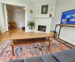 Photo 3 - Cozy Vintage Bungalow @Mills50 District