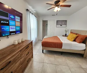Photo 3 - Charming College pk Duplex @Lake Fairview Sleeps 8
