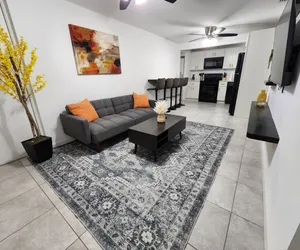 Photo 2 - Charming College pk Duplex @Lake Fairview Sleeps 8